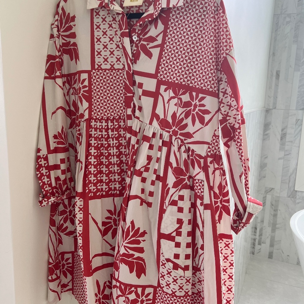 Red and white patterned dress - size s